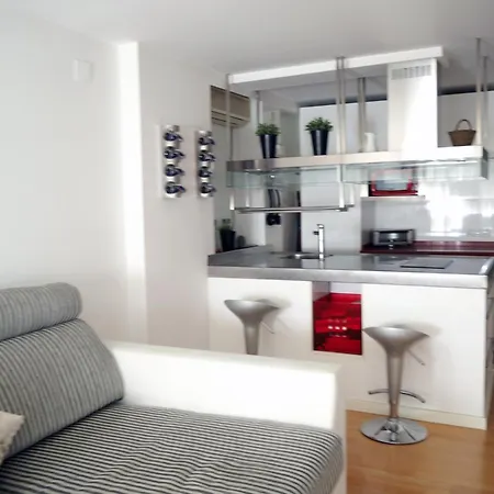 アパート Precioso Duplex Reina Mercedes 5 Minutos Hospital セビリア